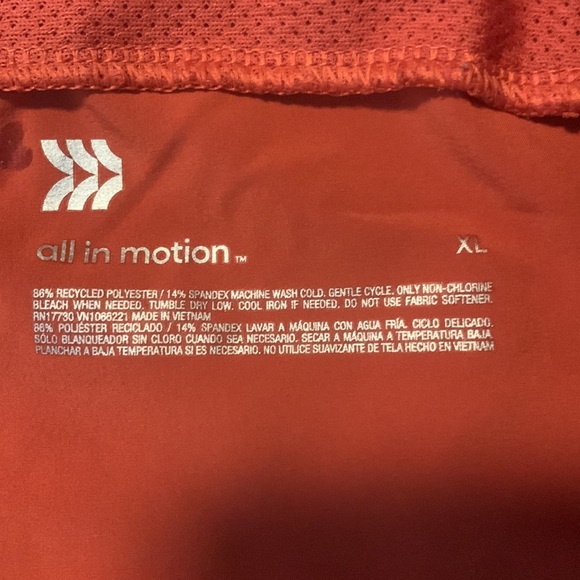 All In Motion shorts - Picture 2 of 4